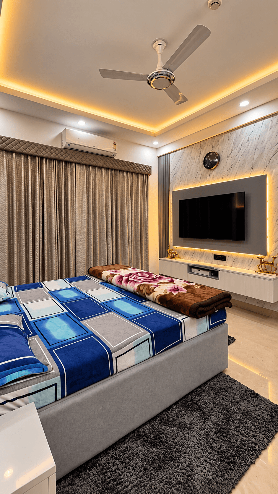Warm Wood Bed Chamber